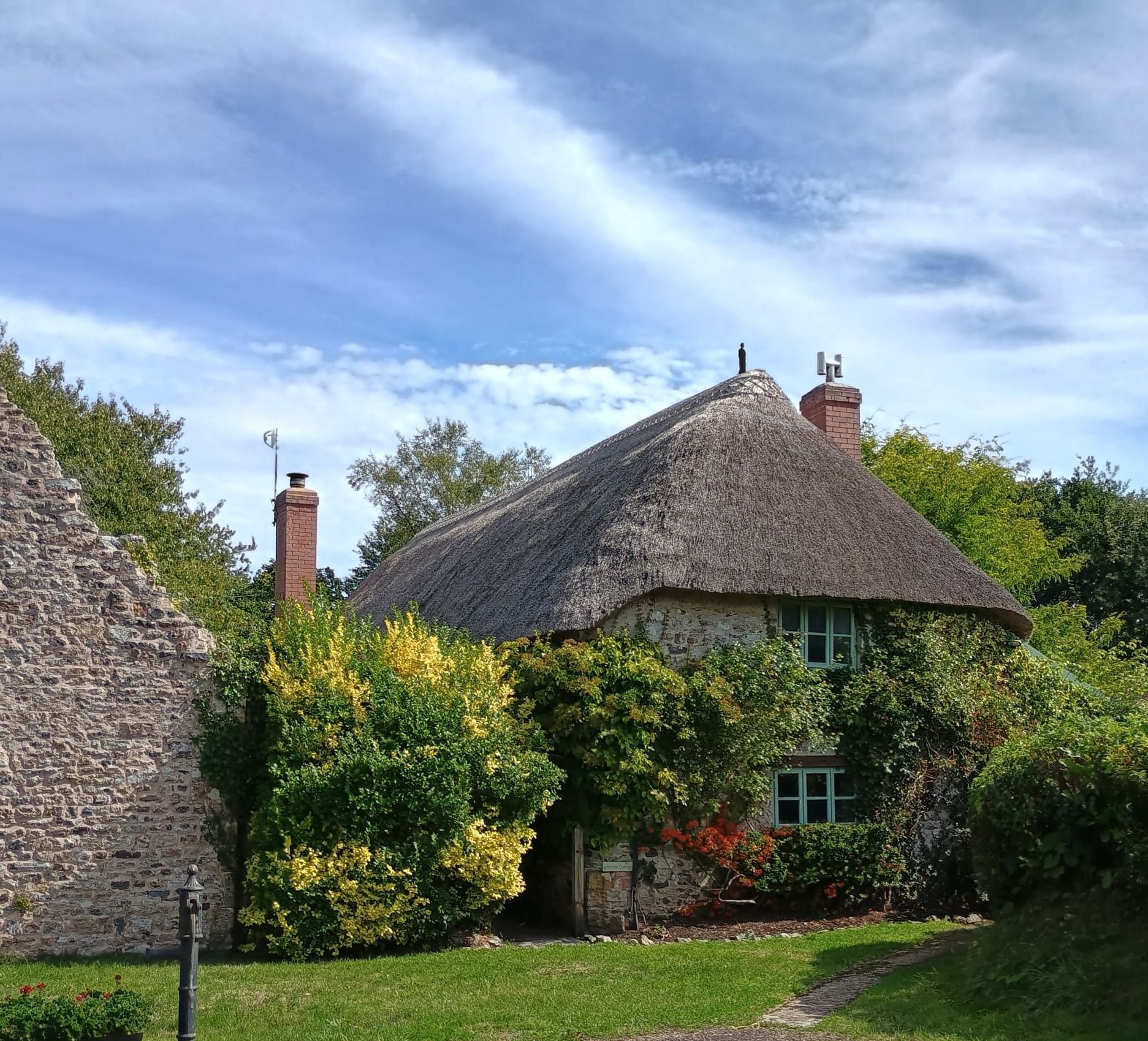 Attractive thatched cottage